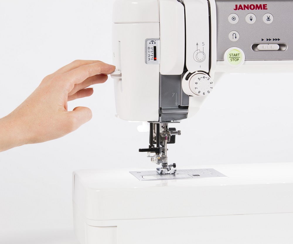 Janome Memory Craft 6700 - Professional Janome Memory Craft 6700 - Professional