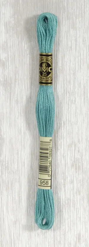 DMC "Mouliné Spécial" (Pearlescent Soft Green, 966) DMC "Mouliné Spécial" (Pearlescent Soft Green, 966)