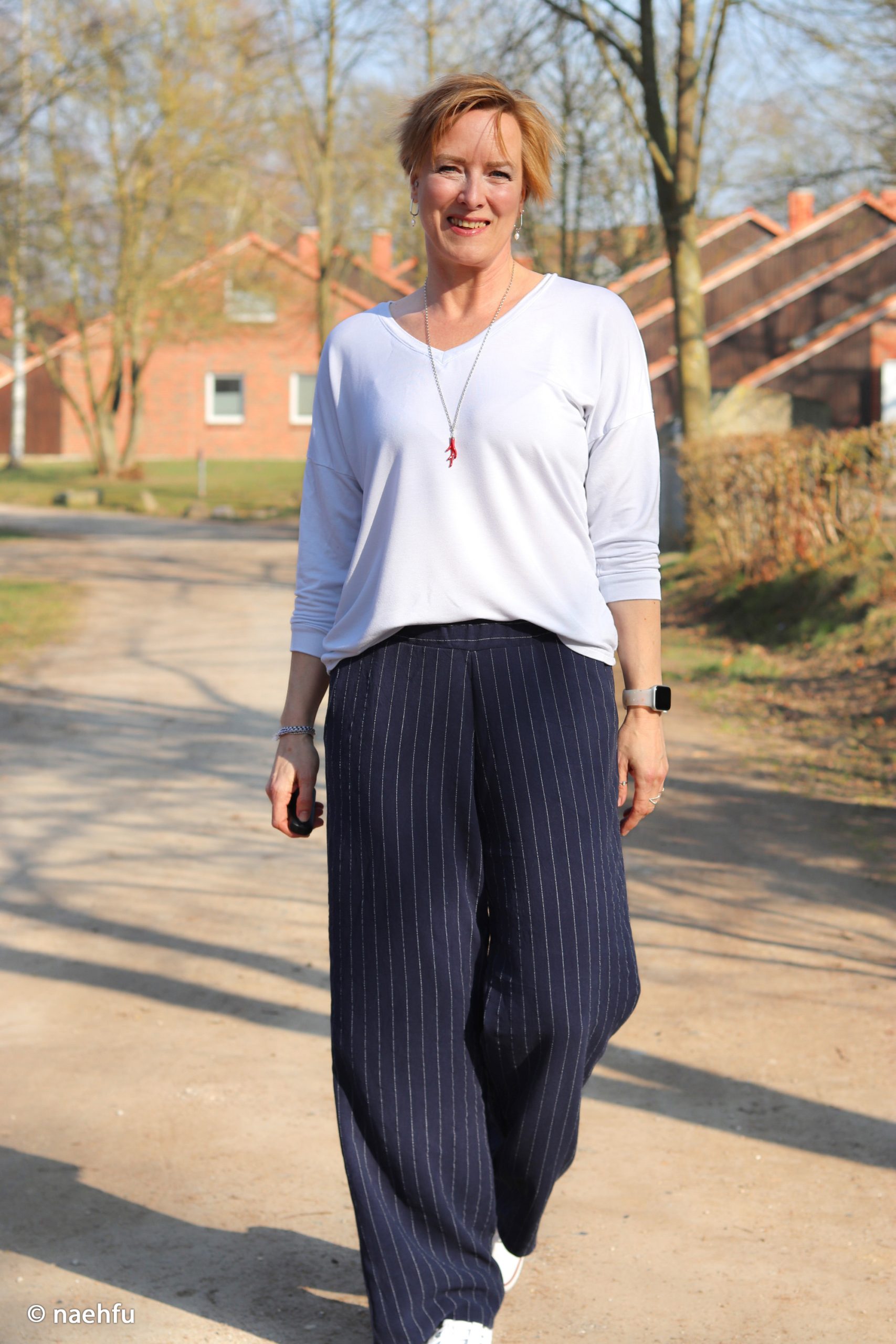 Viskose/hør, nålestribet, mørkeblå/hvid, Landshut Viskose/hør, nålestribet, mørkeblå/hvid, Landshut