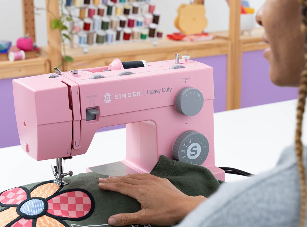 Singer Heavy Duty 4411 Pink (Limited Edition) Singer Heavy Duty 4411 Pink (Limited Edition)