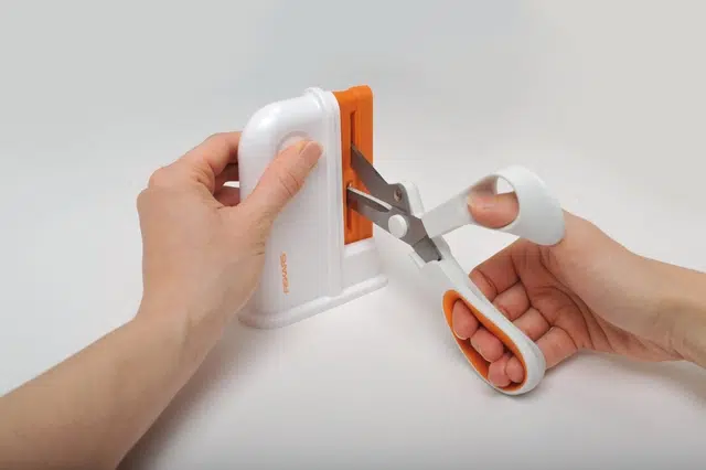 Fiskars Easy action sysaks 6"/15cm microtip - 1070029 Fiskars Easy action sysaks 6"/15cm microtip - 1070029